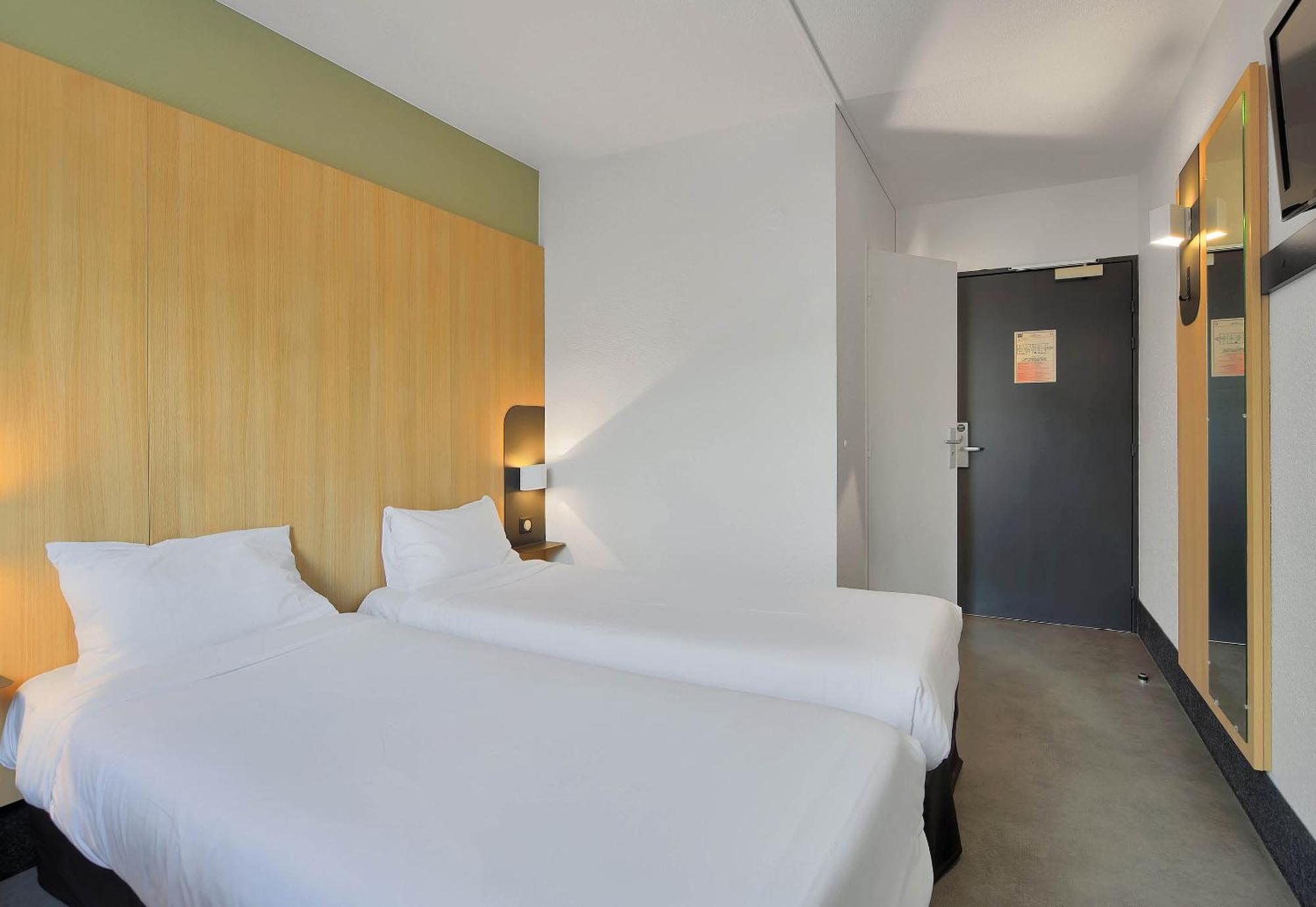 B&B Hotel Le Treport Friville Eksteriør billede